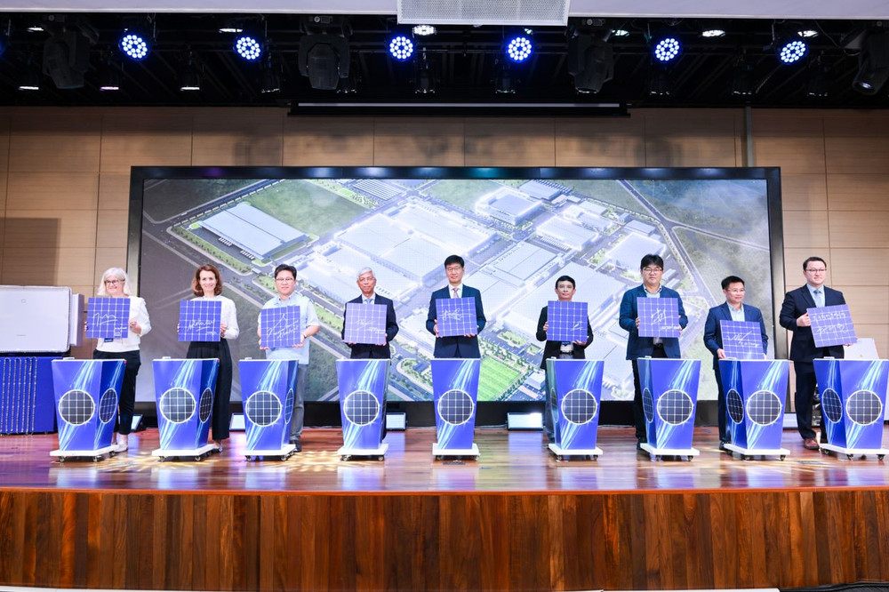 https://ahpgroup.vn/upload/image/%E1%BA%A2nh%20bai%20vi%E1%BA%BFt/samsung-solar.jpg